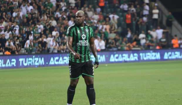 Kocaelispor'da ayrılık rüzgarı! Golcü ismin sözleşmesi feshedildi
