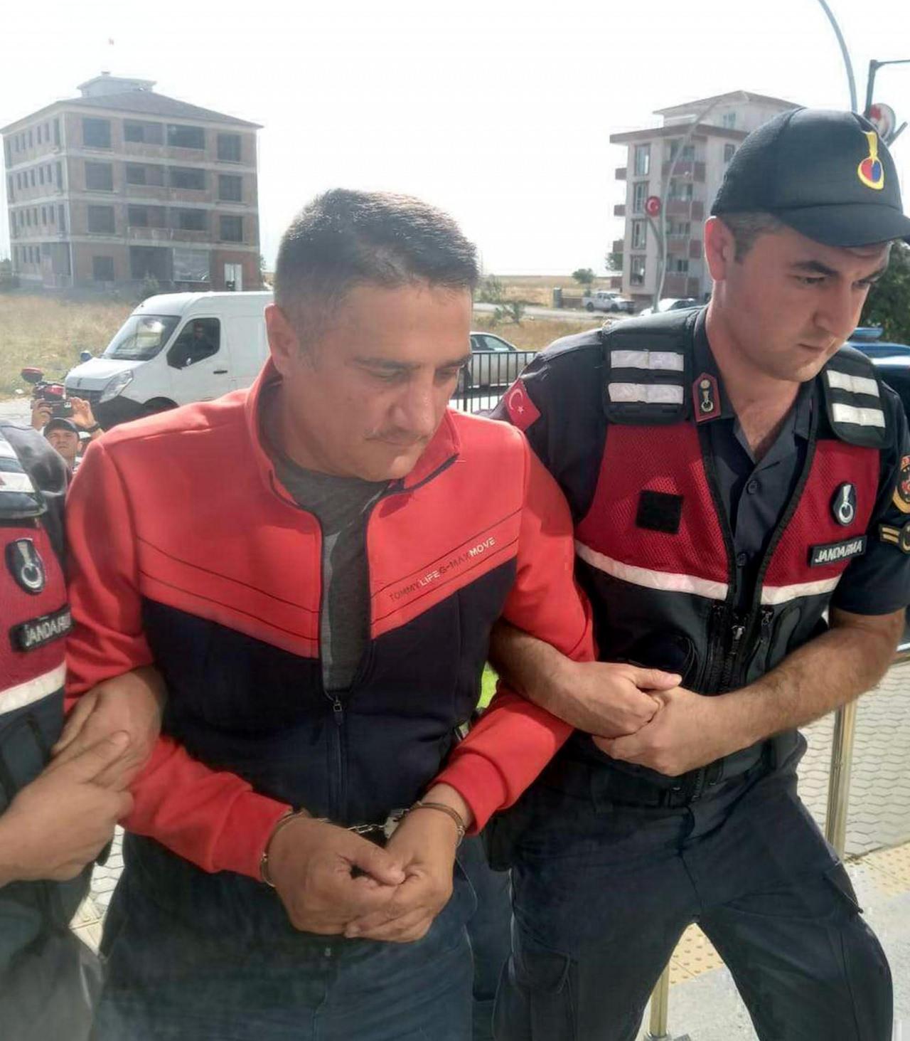 Bungalovların sahibi Bülent Bayrak