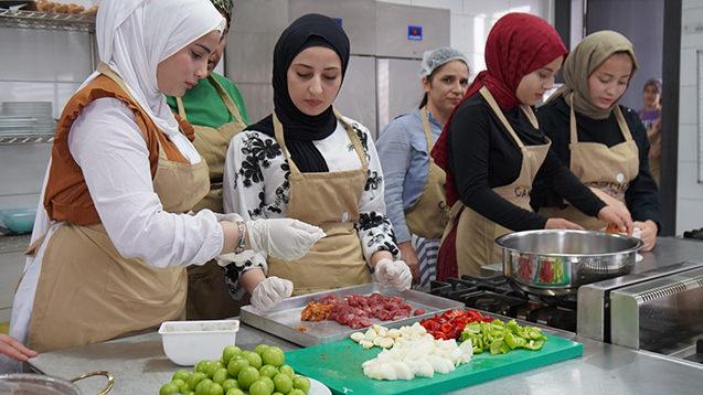 Aşçılık eğitimi verildi.