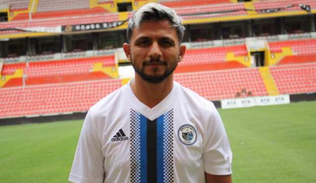 Tam 8 yıl geçti: 'Şampiyon' futbolcu 3. Lig'deki eski takımına imzayı attı