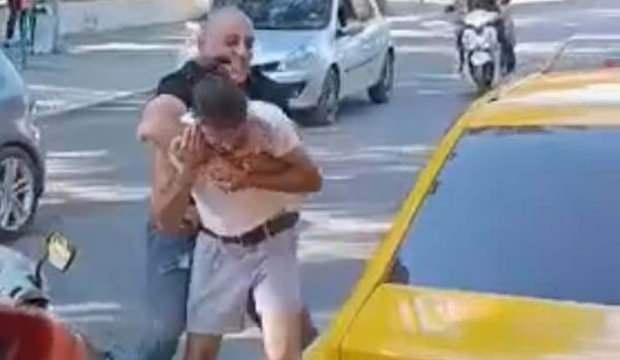 Trafikteki kavga boks ringlerini aratmadı!