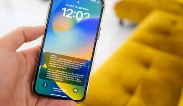 Üçüncü Dünya Savaşı'na hazırlanıyorlar! İngiltere'deki bütün telefonlara gönderilecek!