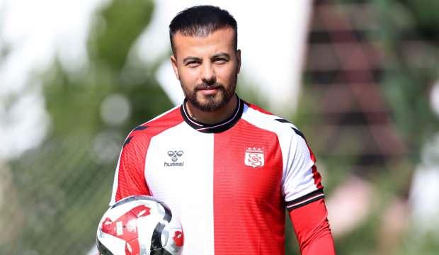 19 golde onun adı vardı: Takım 1. Lig'e d&uuml;ş&uuml;nce ayrılık kararı aldı