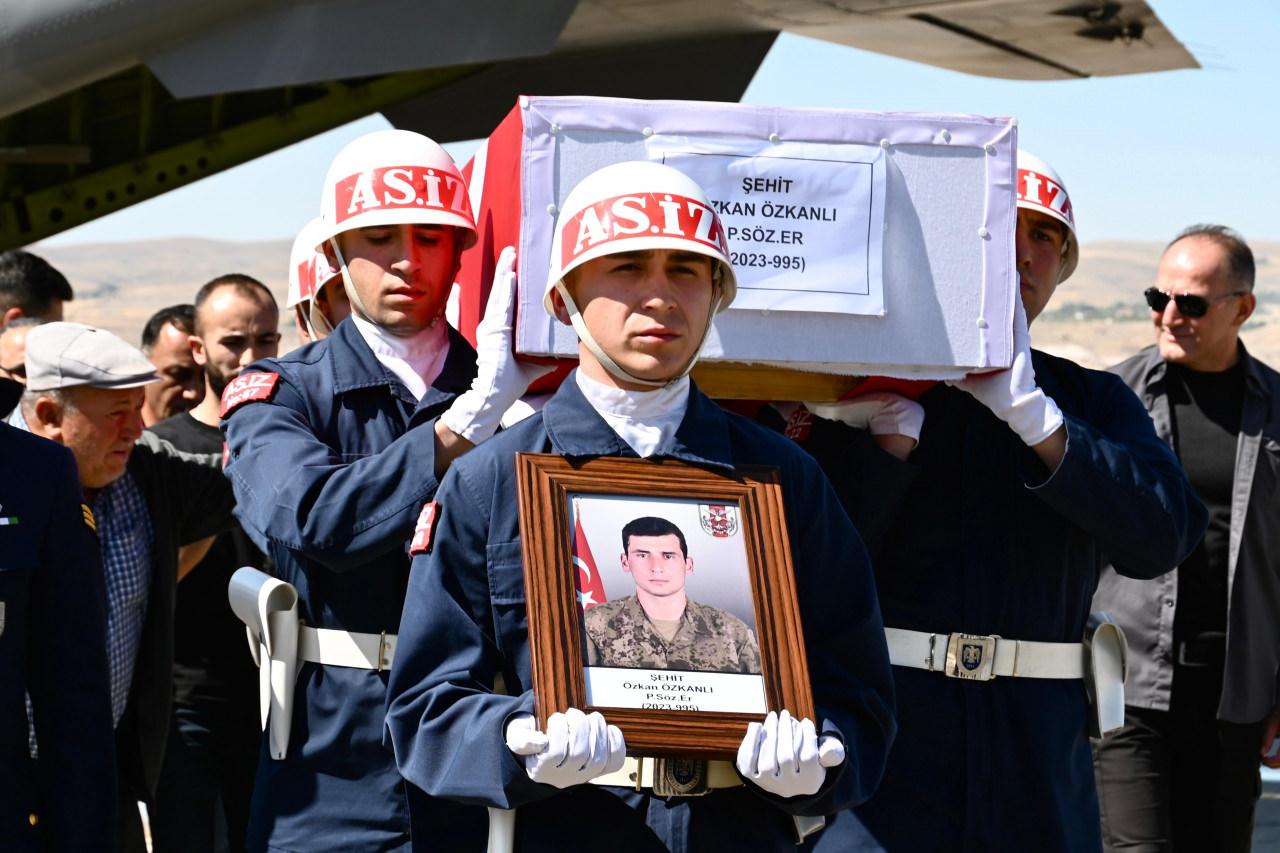 Şehit Piyade Sözleşmeli Er Özkan Özkanlı'nın cenazesi memleketi Aksaray'a getirildi