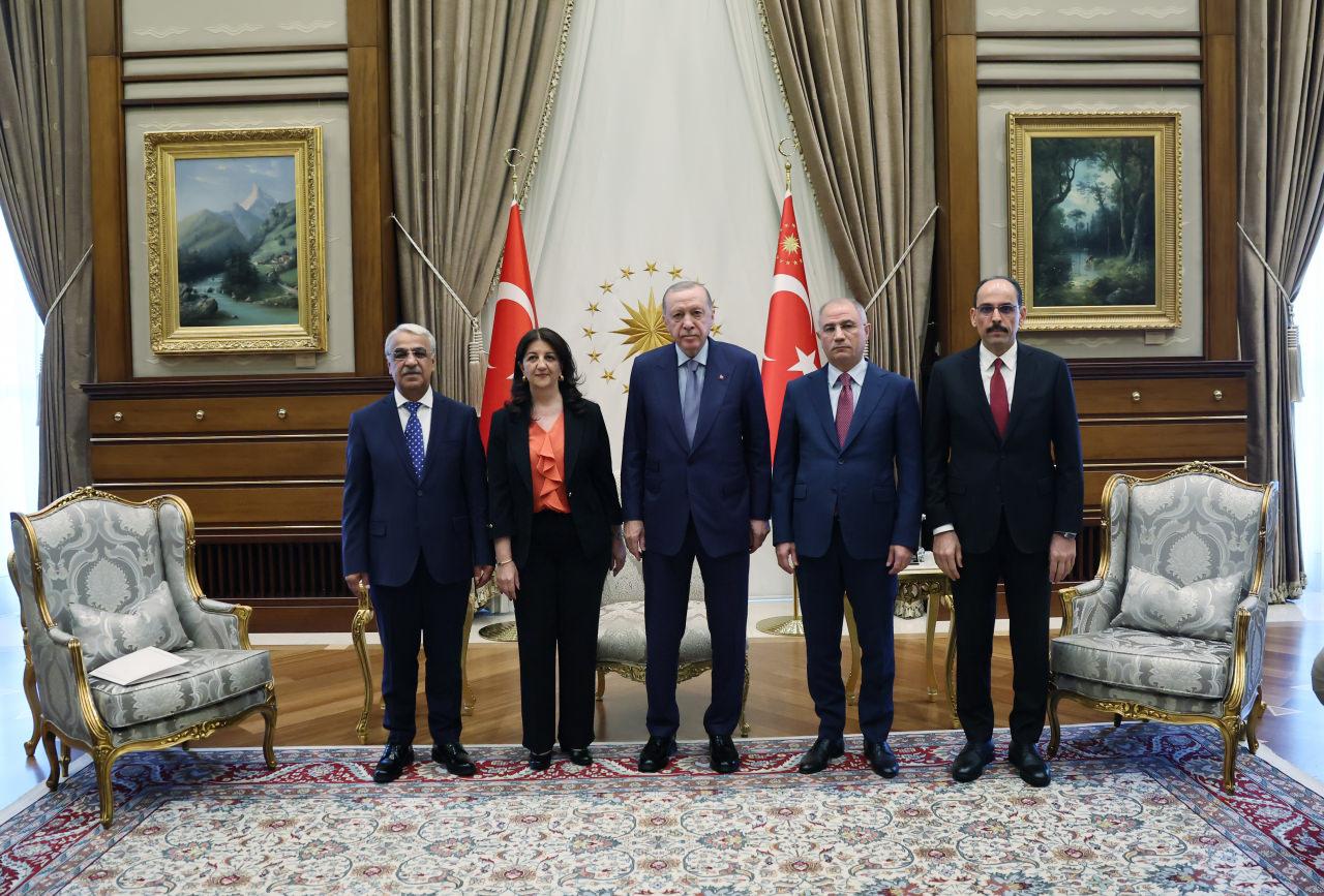 DEM Parti heyetinin kabulünden ilk kareler.