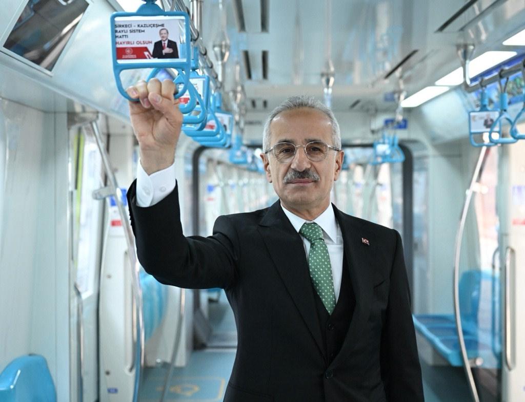 Ulaştırma ve Altyapı Bakanı Abdulkadir Uraloğlu