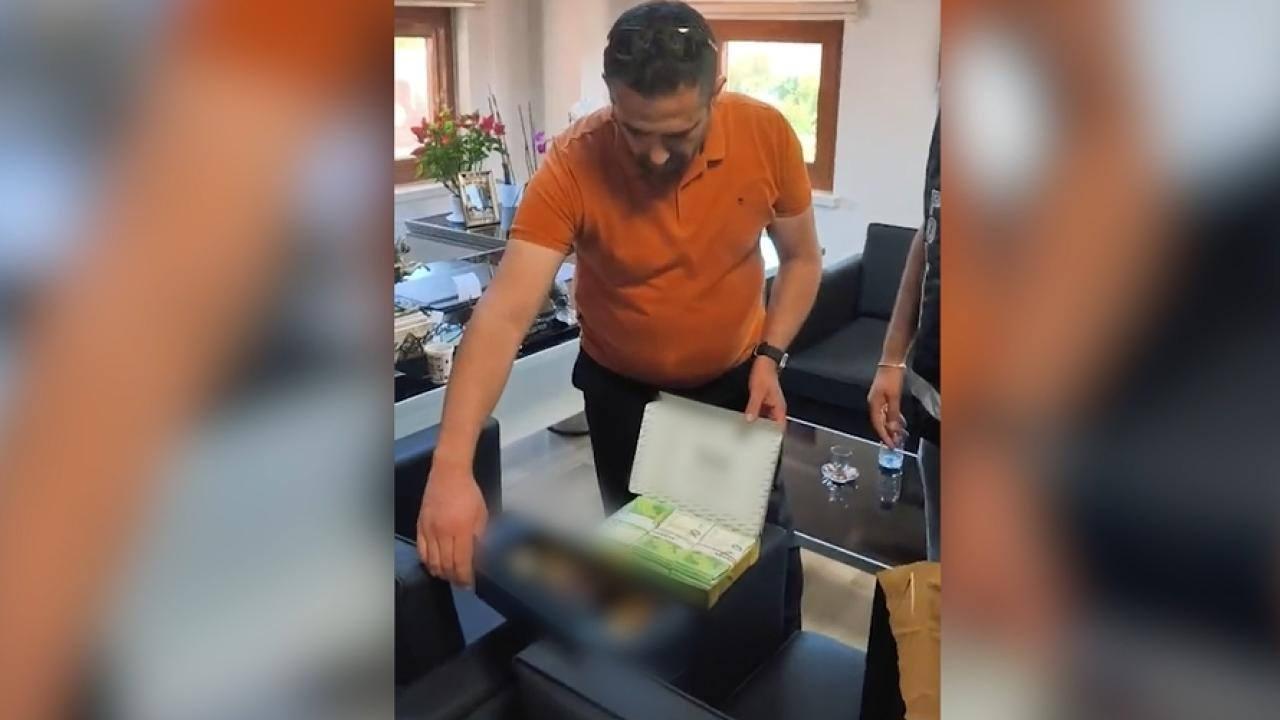 Manavgat Belediyesi'ne yönelik düzenlenen ‘Rüşvet' soruşturması kapsamında baklava kutusunda 110 bin euro rüşvet aldığı iddiasıyla mahkemeye sevk edilen Manavgat Belediye Başkan Yardımcısı Mehmet Engin Tüter ve Belediye Başkanı Niyazi Nefi Kara, tutuklandı.