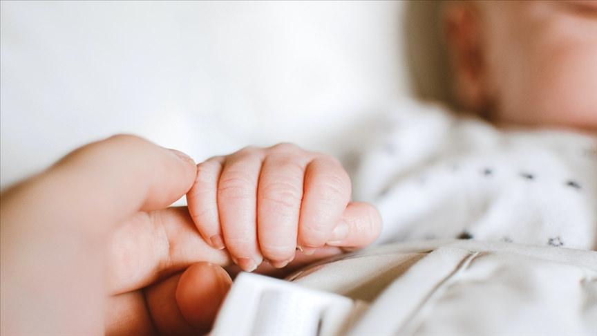  7 aylıkken 1 kilo 300 gram ağırlığında prematüre olarak doğan A Rh pozitif kan grubuna sahip, Y.A. kuvözde kaldı. 