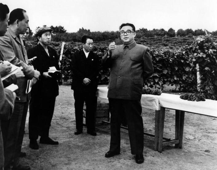 Kore Demokratik Halk Cumhuriyetini(Kuzey Kore) kuran Kim il-Sung