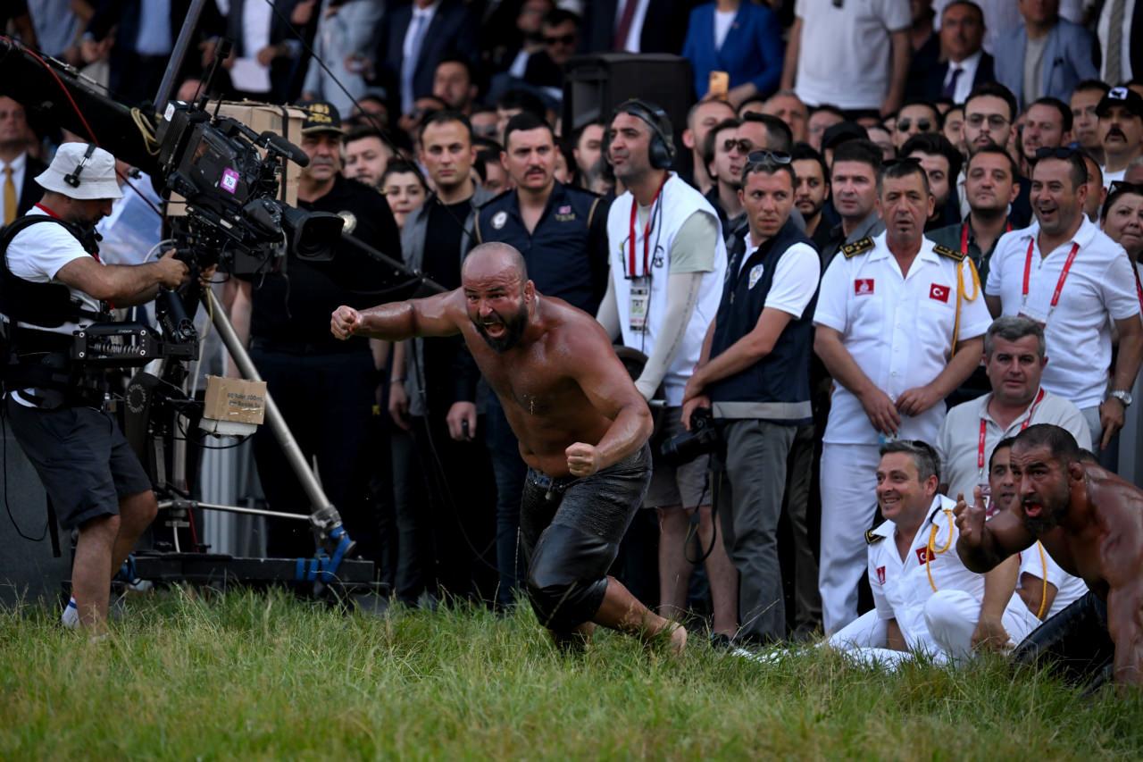 664. Kırkpınar Yağlı Güreşleri birincisi Orhan Okulu