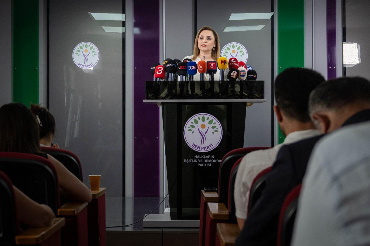 DEM Parti Sözcüsü Ayşegül Doğan