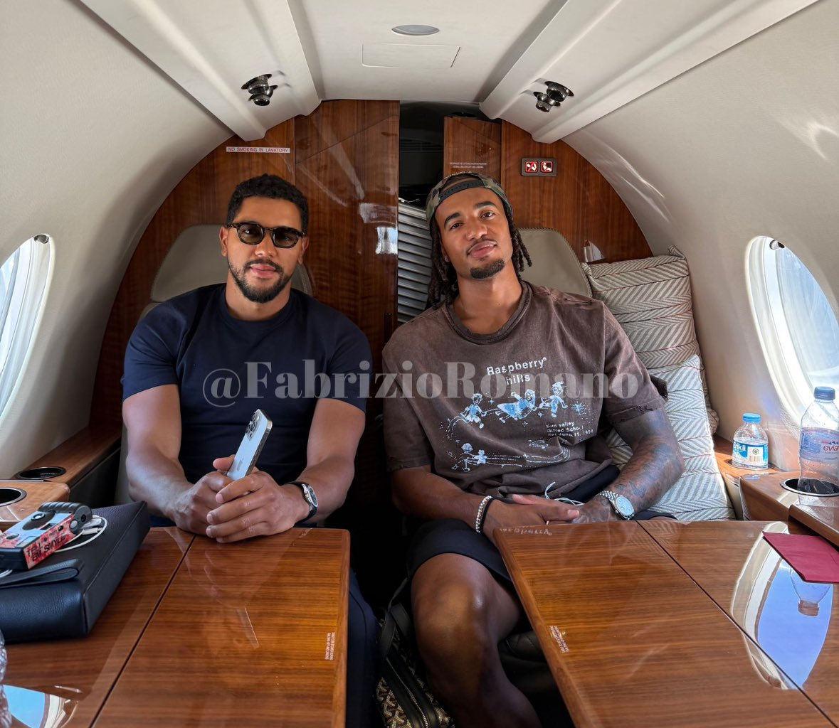 İtalyan gazeteci Fabrizio Romano'nun paylaştığı Brown'un uçak fotoğrafı
