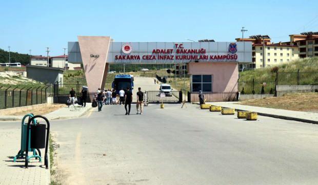 Cezaevinde 2 mahkum yaşamına son verdi