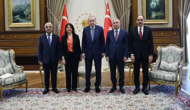Cumhurbaşkanı Erdoğan, DEM heyetini kabul etti: Görüşmeden ilk kareler!