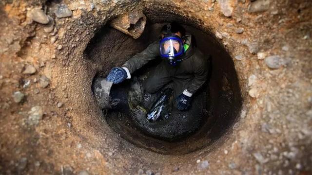 Yer altı mağarasında metan gazından etkilenen bir kişi