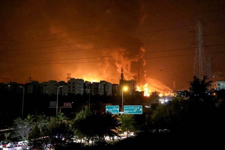 Bombalar gökyüzünü böyle aydınlattı