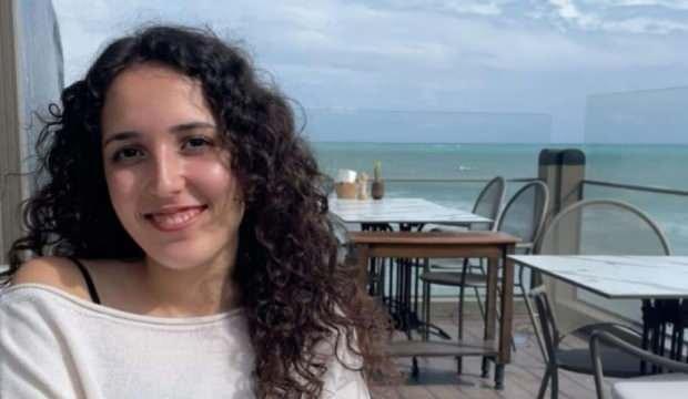 Her satırı dehşet: Kız kardeşini bıçakla öldürüp kafasını kesmeye çalıştı