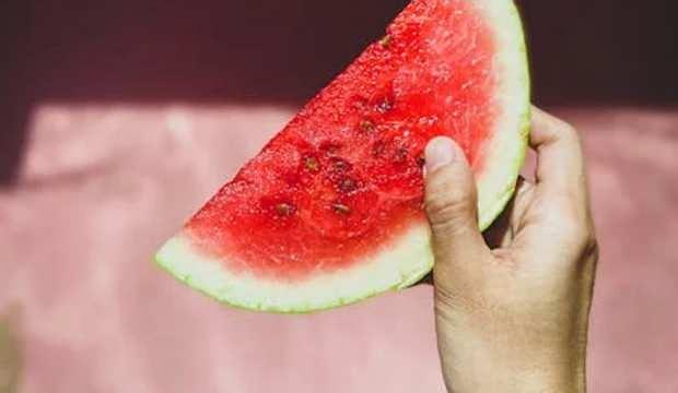 Karpuzun üzerinde o belirti varsa aman tüketmeyin! Kimse asıl gerçeği bilmiyordu