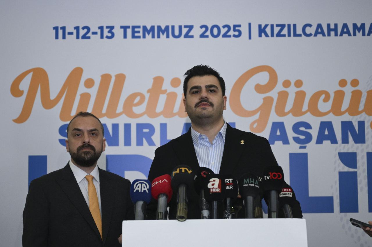 AK Parti Genel Sekreteri Eyyüp Kadir İnan ile AK Parti Genel Başkan Yardımcısı Faruk Acar
