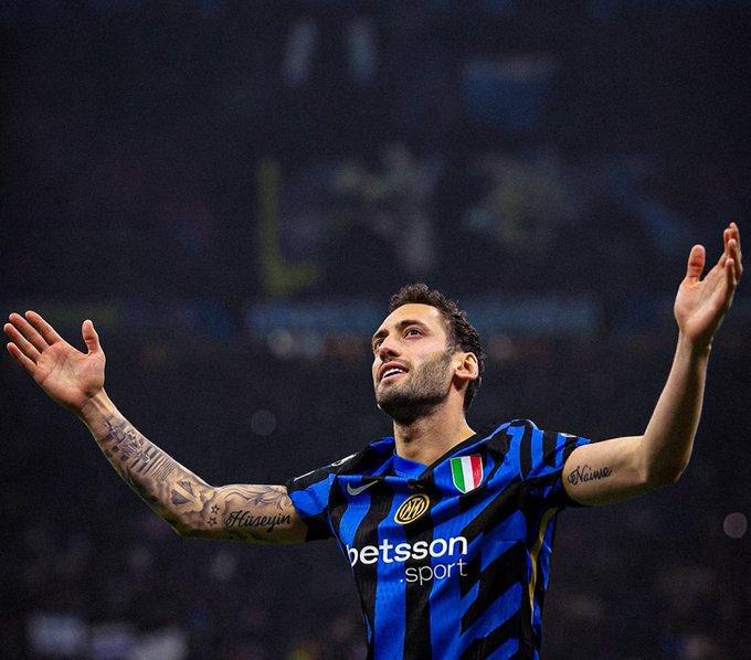 Inter'in yıldız orta sahası Hakan Çalhanoğlu 