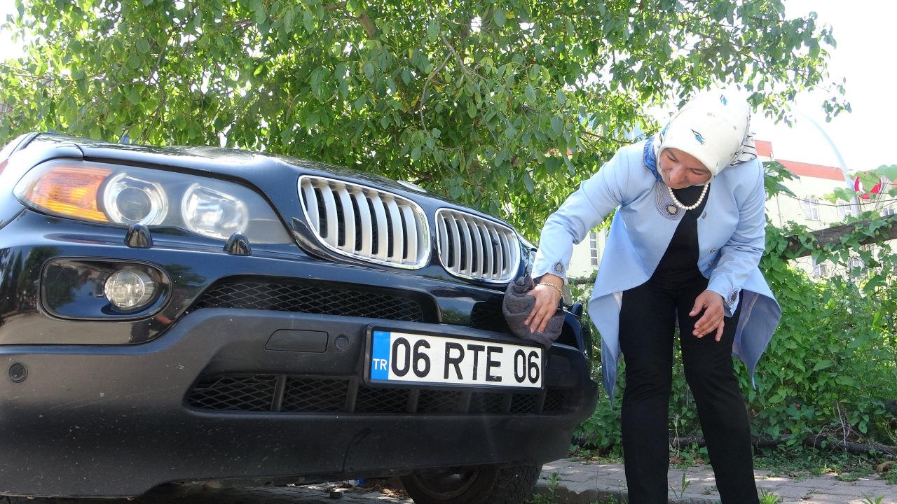 Filiz Uzun Demir'in satın aldığı ‘06 RTE 06' plakalı otomobil
