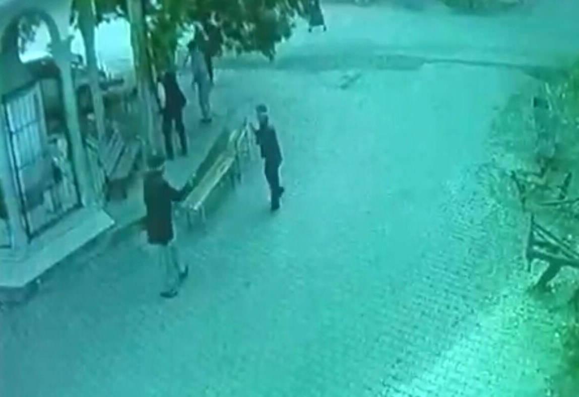 93 yaşındaki Mehmet A.K.'nin silah açtığı görüntüler