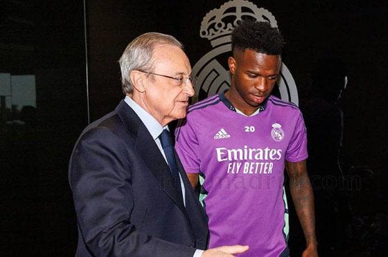 Real Madrid Başkanı Florentino Perez ve Vini Jr.