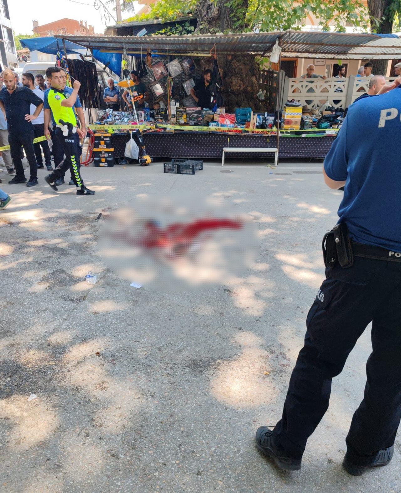 Olay cami önünde meydana geldi. 