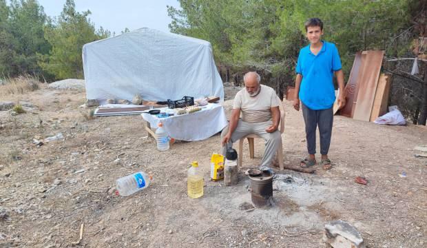 Eşi terk etti, ev sahibi sokağa attı! 6 çocuklu babadan yürek yakan sözler