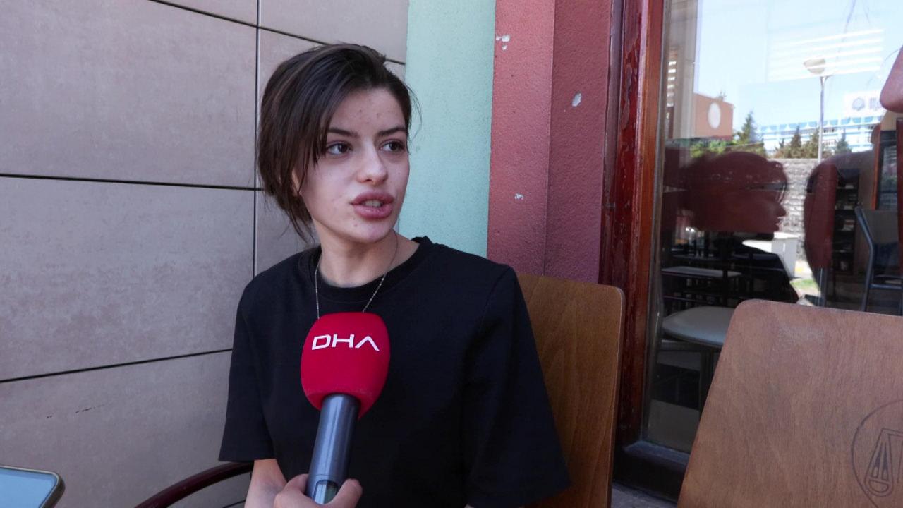 Ayşe'nin ikiz kardeşi Esra Tokyaz