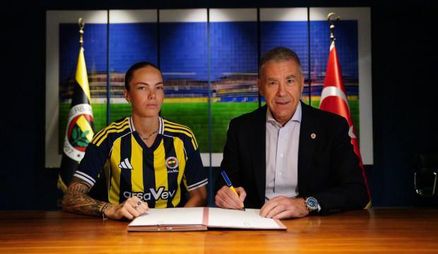 Fenerbahçe, Galatasaray'ın golcü yıldızını transfer etti
