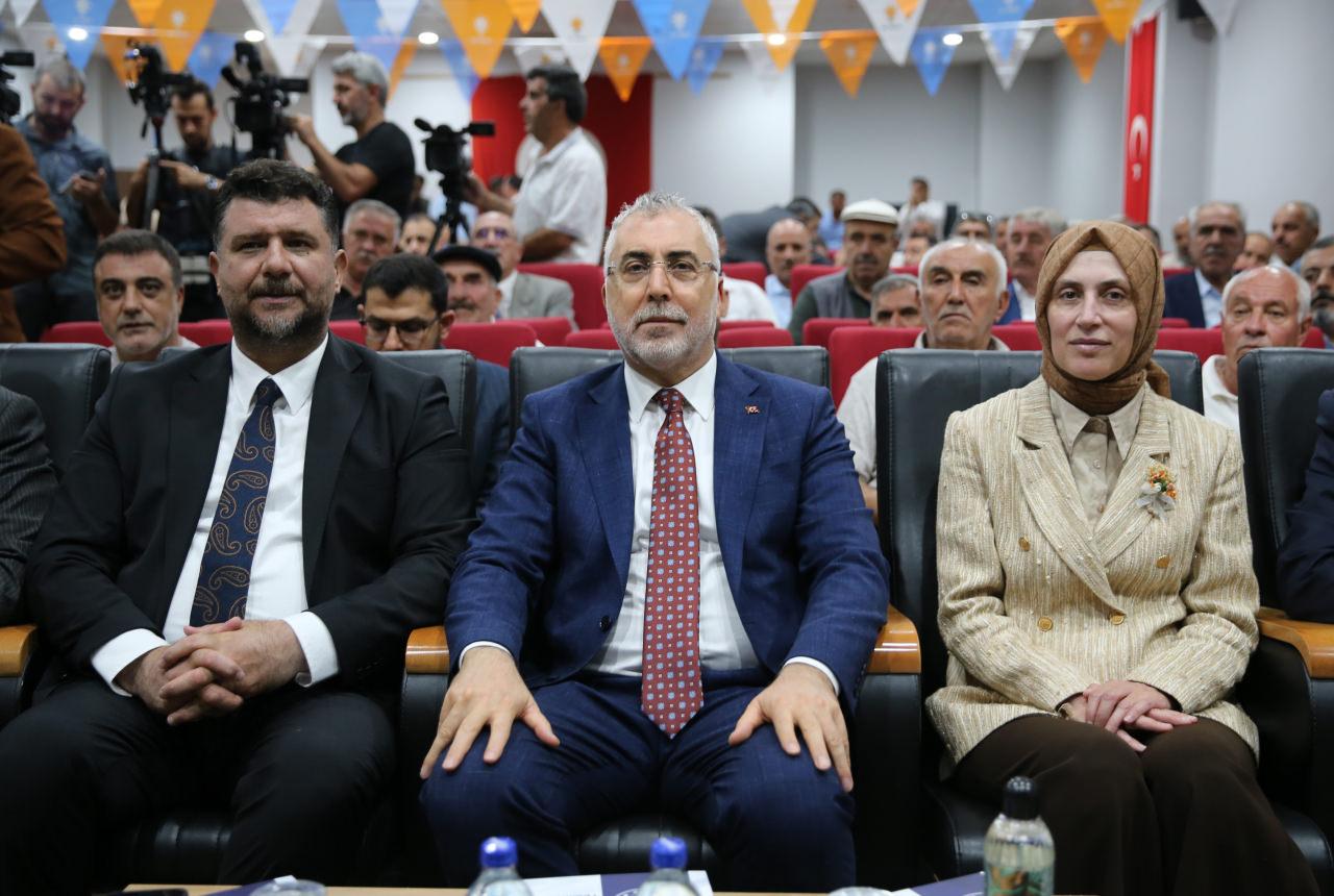 Bakan Işıkhan, Teşkilat Akademisi Liderlik Okulu Açılış Programı"na katıldı.