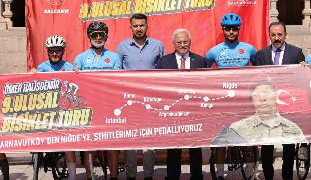 Aksaraylılar, şehit &Ouml;mer Halis Demir i&ccedil;in pedal &ccedil;eviren sporcuları uğurladı