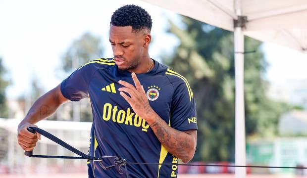 Jhon Duran ilk antrenmanına çıktı