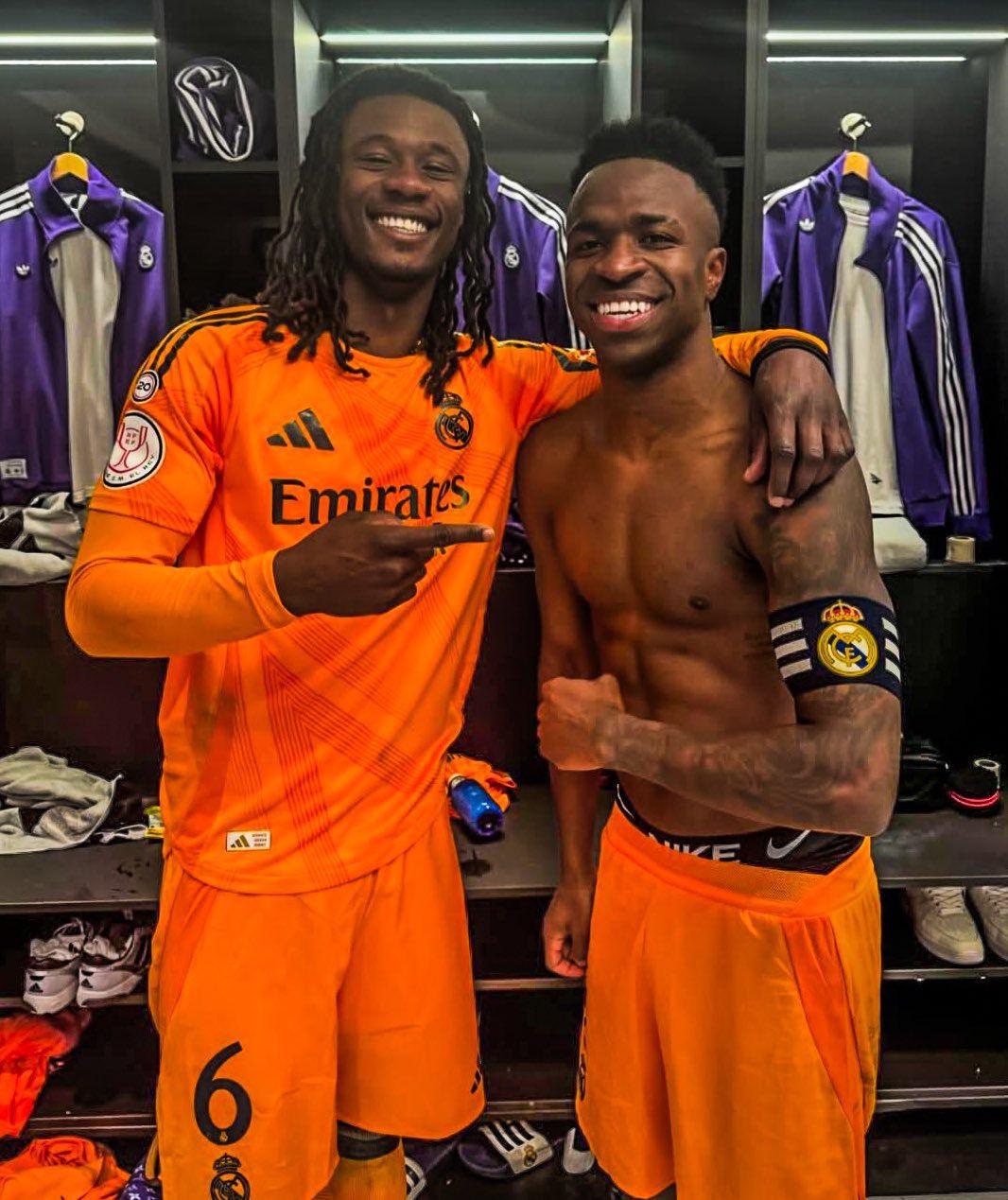 Vinicius, soyunma odasında Camavinga'yla beraber