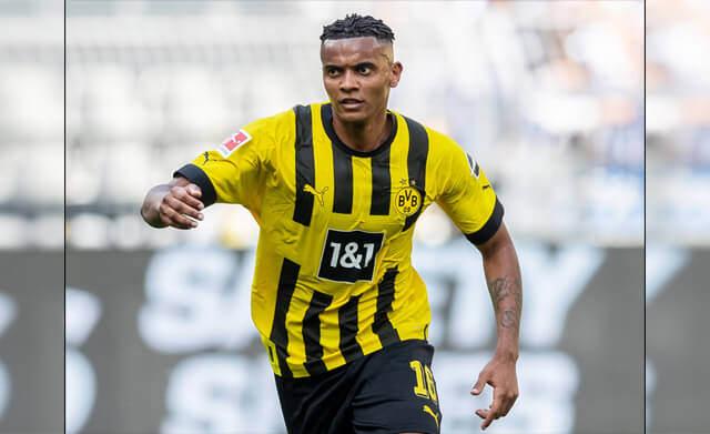 Akanji, Borussia Dortmund'da oynarken