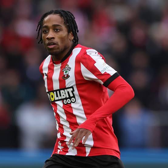 İngiliz sağ bek Kyle Walker-Peters 