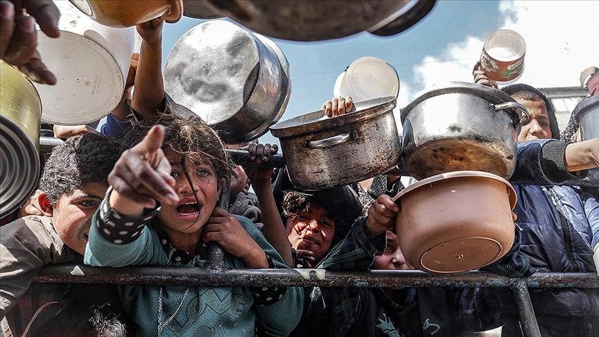 Gazze'de çocuklar açlıktan hayatını kaybediyor