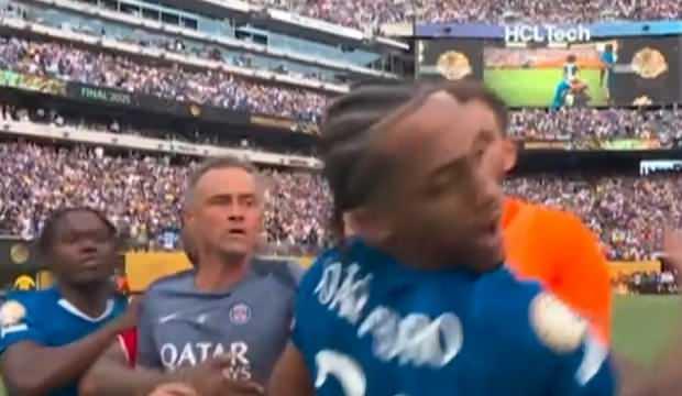 Saç çekme, tokat atma... Finale kavgalar damga vurdu
