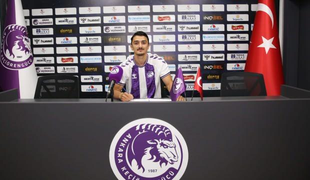 Yıllarca Galatasaray'da oynadı: &Uuml;sk&uuml;darlı gen&ccedil; 1. Lig ekibine transfer oldu