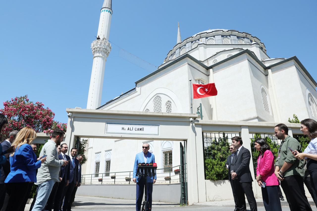 Erdoğan daha sonra, gazetecilerin sorularını yanıtladı. 