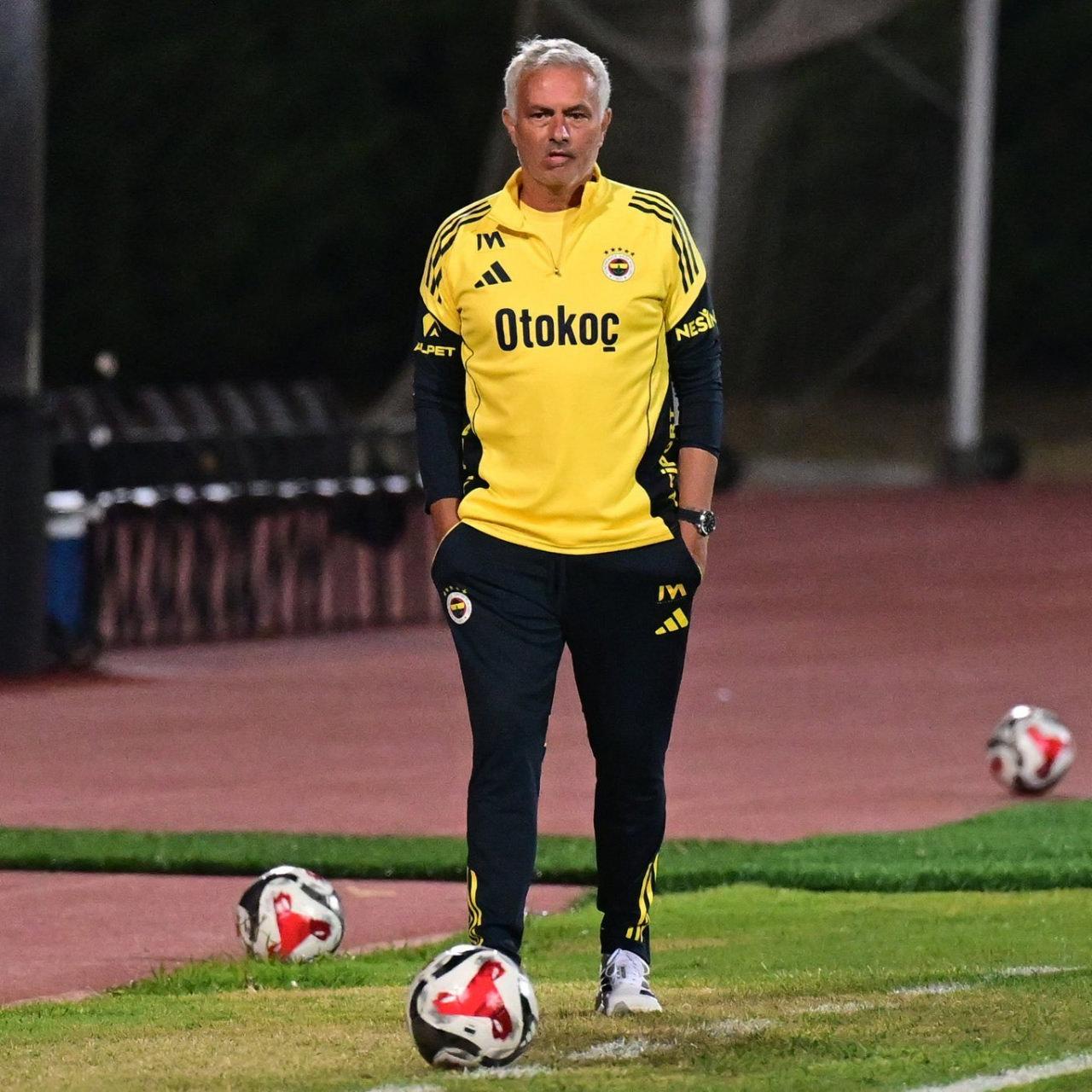 Fenerbahçe teknik direktörü Jose Mourinho