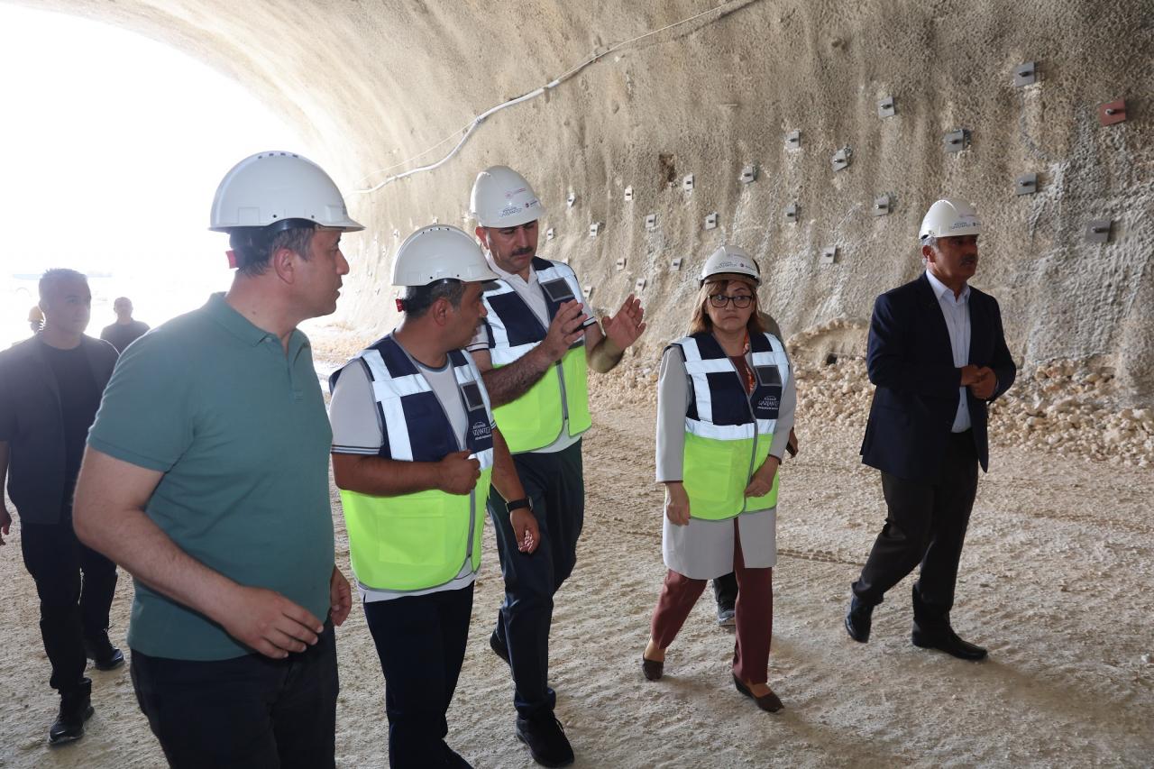 Gaziantep Büyükşehir Belediye Başkanı Fatma Şahin ile TBMM Grup Başkanvekili ve AK Parti Gaziantep Milletvekili Abdülhamit Gül