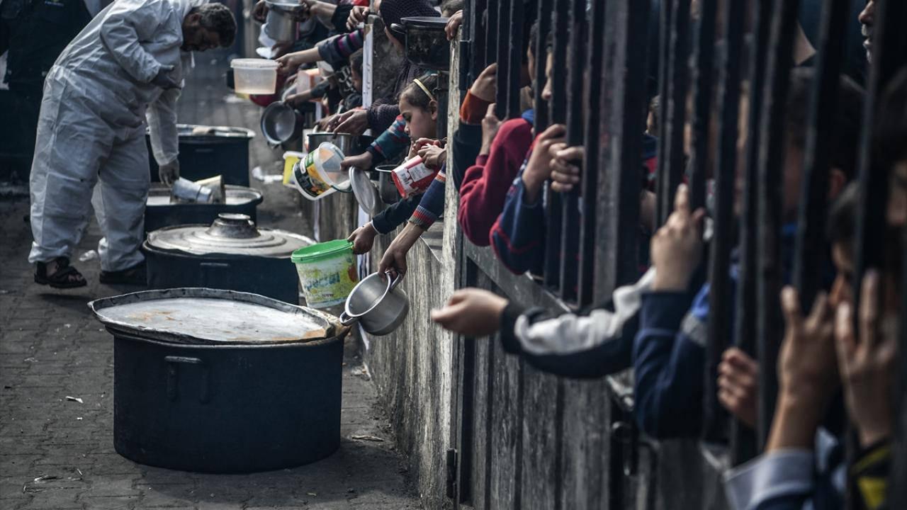 Gazze açlıktan ölüyor