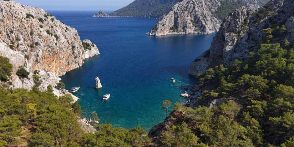 Gören ”James Bond Adası” sanıyor: Korsanlar burada saklanmış! Bu yaz mutlaka keşfedin