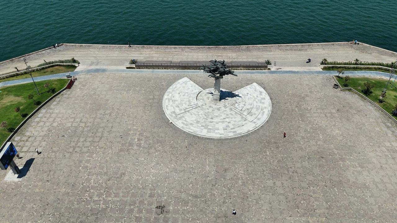 Kentte sokaklar sıcaklar nedeniyle boş kaldı.