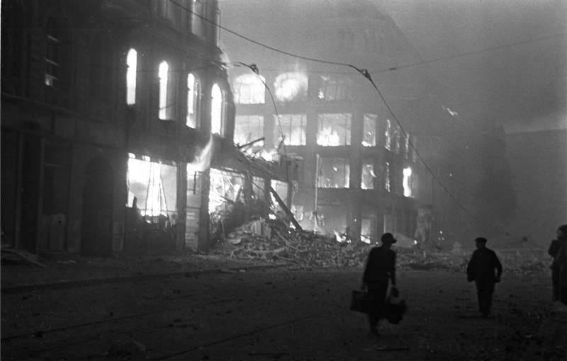 ABD Hava Kuvvetleri tarafından Berlin'in bombalanması Temmuz 1944 