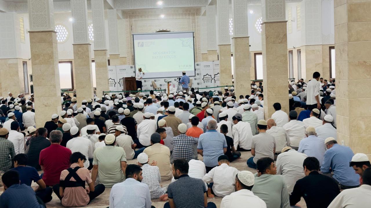 Etkinliğe gençler yoğun ilgi gösterdi. 