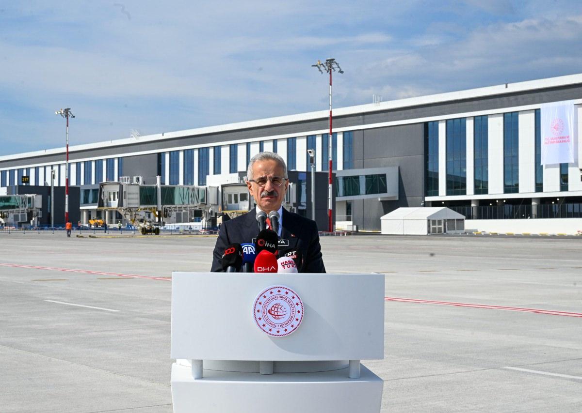 Ulaştırma ve Altyapı Bakanı Abdulkadir Uraloğlu