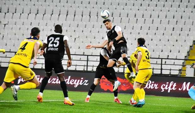 Birinci Lig ekibi iki araba dolusu adamı tek seferde transfer etti